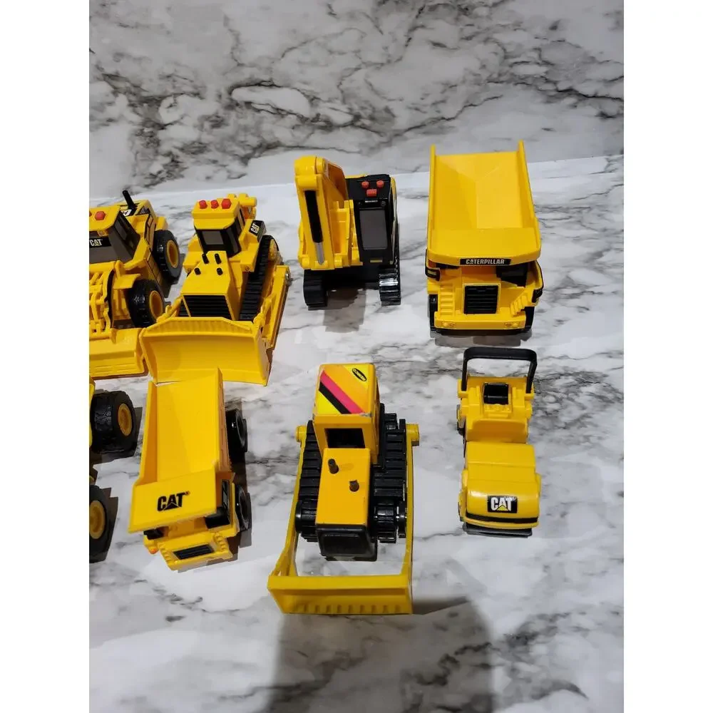 Caterpillar pieces plastic